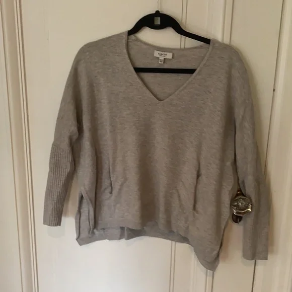 Babaton | Aritzia Grey V-Neck Sweater - Picture 9 of 11
